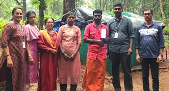 അട്ടത്തോട്, ചാലക്കയം, ളാഹ വനമേഖലകളിലെ ഉന്നതിയിലുള്ളവര് സെന്സസ് സെല്ഫ് എന്യുമറേഷനില് പങ്കാളികളായി അട്ടത്തോട്, ചാലക്കയം, ളാഹ വനമേഖലകളിലെ ഉന്നതിയിലുള്ളവര് സെന്സസ് സെല്ഫ് എന്യുമറേഷനില് പങ്കാളികളായി