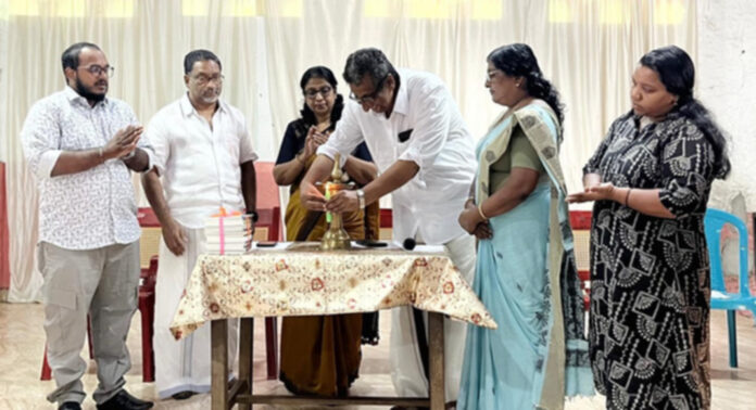 വെണ്ണിക്കുളം എം.ഡി.എൽ.പി സ്കൂളിൽ വായനാപക്ഷാചരണവും വെണ്ണിക്കുളം ഗോപാലക്കുറുപ്പ് സ്മാരക ലൈബ്രറി ഉദ്ഘാടനവും നടന്നു വെണ്ണിക്കുളം എം.ഡി.എൽ.പി സ്കൂളിൽ വായനാപക്ഷാചരണവും വെണ്ണിക്കുളം ഗോപാലക്കുറുപ്പ് സ്മാരക ലൈബ്രറി ഉദ്ഘാടനവും നടന്നു