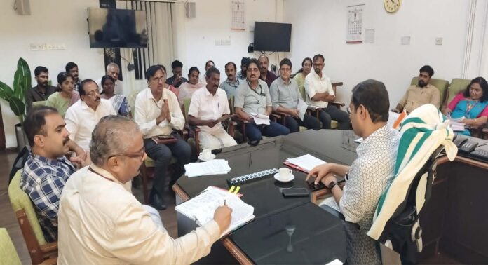 ഇലന്തൂർ ഗവൺമെൻ്റ് കോളേജ് ; പുതിയ ടെൻഡർ നടപടികളിലേക്ക് നീങ്ങാൻ മന്ത്രിതല യോഗത്തിൽ തീരുമാനം ഇലന്തൂർ ഗവൺമെൻ്റ് കോളേജ് ; പുതിയ ടെൻഡർ നടപടികളിലേക്ക് നീങ്ങാൻ മന്ത്രിതല യോഗത്തിൽ തീരുമാനം