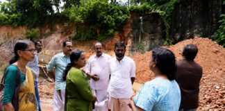 വടകര മുക്കാലിയിൽ കനത്ത മണ്ണൊലിപ്പ് ; കുടുംബങ്ങളെ മാറ്റിപ്പാർപ്പിച്ചു