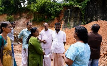 വടകര മുക്കാലിയിൽ കനത്ത മണ്ണൊലിപ്പ് ; കുടുംബങ്ങളെ മാറ്റിപ്പാർപ്പിച്ചു
