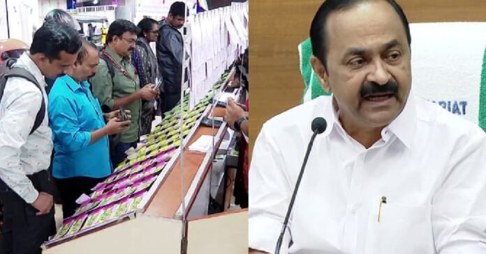 ലോട്ടറി തൊഴിലാളികളുടെ ഓണം ഉത്സവബത്ത ; 1000 രൂപ വർധിപ്പിച്ചു ലോട്ടറി തൊഴിലാളികളുടെ ഓണം ഉത്സവബത്ത ; 1000 രൂപ വർധിപ്പിച്ചു