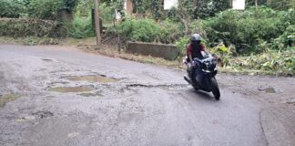 പെരുനാട് – പെരുന്തേനരുവി റോഡിലെ അശാസ്ത്രീയമായ കലുങ്ക് നിർമ്മാണം യാത്രക്കാരെ ദുരിതത്തിലാക്കുന്നു