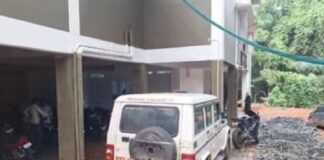 കോഴിക്കോട് മുണ്ടിക്കല് താഴത്ത് കടം കൊടുത്ത പണത്തെ ചൊല്ലി തര്ക്കം