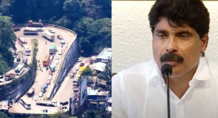 താമരശ്ശേരി ചുരത്തിലെ ഗതാഗതക്കുരുക്ക് ; പരിഹാരത്തിനായി ഇടപെട്ട് മന്ത്രി ടി സിദ്ദിഖ് താമരശ്ശേരി ചുരത്തിലെ ഗതാഗതക്കുരുക്ക് ; പരിഹാരത്തിനായി ഇടപെട്ട് മന്ത്രി ടി സിദ്ദിഖ്