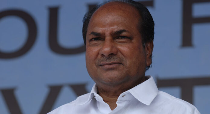 എകെ ആന്റണിക്കെതിരായ സൈബർ ആക്രമണത്തിൽ കേസെടുത്ത് പോലീസ് എകെ ആന്റണിക്കെതിരായ സൈബർ ആക്രമണത്തിൽ കേസെടുത്ത് പോലീസ്
