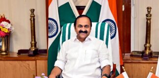 മന്ത്രിമാർക്ക് പേഴ്സണൽ സ്റ്റാഫായില്ല , നിയമനങ്ങൾ അനിശ്ചിതത്വത്തിൽ