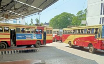 ബസിന്റെ സമയം ചോദിച്ച യാത്രക്കാരോട് മോശമായി പെരുമാറി ; മൂന്ന് കെഎസ്ആർടിസി ജീവനക്കാർക്കെതിരെ അന്വേഷണം