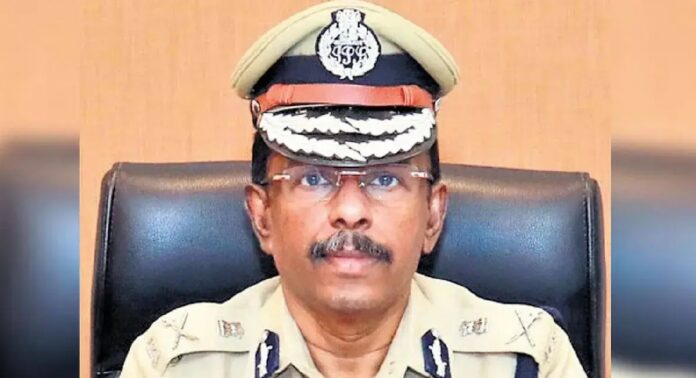 രക്ഷാപ്രവർത്തന കേസ് : ഡിജിപി റിപ്പോർട്ട് കൈമാറി : അജിത്കുമാറിനെതിരെ നടപടിക്ക് സർക്കാർ രക്ഷാപ്രവർത്തന കേസ് : ഡിജിപി റിപ്പോർട്ട് കൈമാറി : അജിത്കുമാറിനെതിരെ നടപടിക്ക് സർക്കാർ