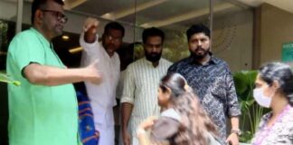 കോറോ ഹെല്ത്തിനെതിരെ പ്രതിഷേധം ശക്തം , യുവജന സംഘടനകളുടെ പിന്തുണയോടെ ഓഫീസിനുള്ളിൽ പ്രവേശിച്ച് ജീവനക്കാർ