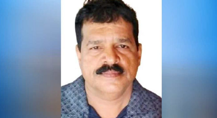 ചക്കയിടാന് കയറിയ ഗൃഹനാഥന് ഏണിയില് നിന്ന് വീണു ; ദാരുണാന്ത്യം ചക്കയിടാന് കയറിയ ഗൃഹനാഥന് ഏണിയില് നിന്ന് വീണു ; ദാരുണാന്ത്യം