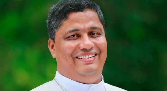 എറണാകുളം അതിരൂപതയിലെ കുർബാന തർക്കം ; തനിക്ക് മർദ്ദനമേറ്റെന്ന വെളിപ്പെടുത്തലുമായി ബിഷപ്പ് പാംപ്ലാനി എറണാകുളം അതിരൂപതയിലെ കുർബാന തർക്കം ; തനിക്ക് മർദ്ദനമേറ്റെന്ന വെളിപ്പെടുത്തലുമായി ബിഷപ്പ് പാംപ്ലാനി