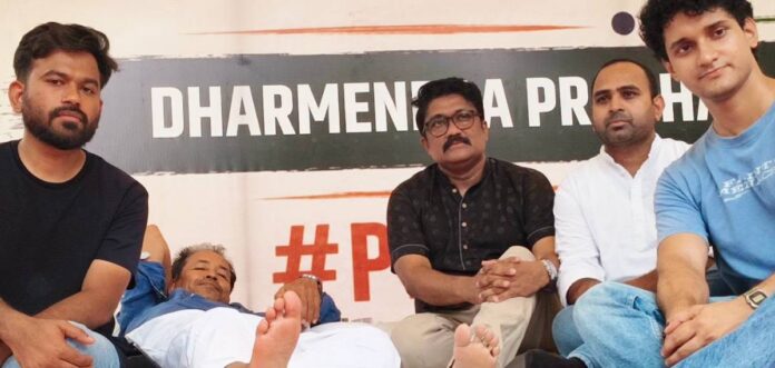 ജന്തർ മന്തറിലെ പ്രതിഷേധ വേദിയിൽ എ.എ. റഹീം; സോനം വാങ്ചുക്കിന് പിന്തുണ ജന്തർ മന്തറിലെ പ്രതിഷേധ വേദിയിൽ എ.എ. റഹീം; സോനം വാങ്ചുക്കിന് പിന്തുണ