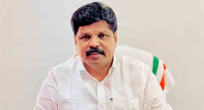 പിണറായി വിജയന്റെ ആരോപണങ്ങളെ തള്ളി മന്ത്രി എ.പി. അനില് കുമാര് പിണറായി വിജയന്റെ ആരോപണങ്ങളെ തള്ളി മന്ത്രി എ.പി. അനില് കുമാര്