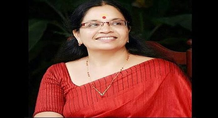 നടി അന്സിബയോട് ചോദ്യവുമായി ആക്ടിവിസ്റ്റും ഡബ്ബിങ് ആര്ട്ടിസ്റ്റുമായ ഭാഗ്യലക്ഷ്മി നടി അന്സിബയോട് ചോദ്യവുമായി ആക്ടിവിസ്റ്റും ഡബ്ബിങ് ആര്ട്ടിസ്റ്റുമായ ഭാഗ്യലക്ഷ്മി