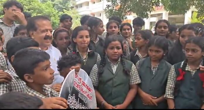 മലയോര ജില്ലയിൽ നിന്ന് തൂഫാൻ്റെ നായകനെ തേടി കുട്ടികൾ മലയോര ജില്ലയിൽ നിന്ന് തൂഫാൻ്റെ നായകനെ തേടി കുട്ടികൾ