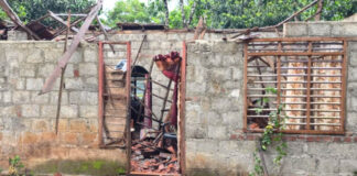 ശക്തമായ മഴയില് ചെങ്ങറ സമരഭൂമിയില് വീടിന്റെ മേല്ക്കൂര തകര്ന്നു വീണു ; 4 പേര്ക്ക് ഗുരുതര പരിക്ക്
