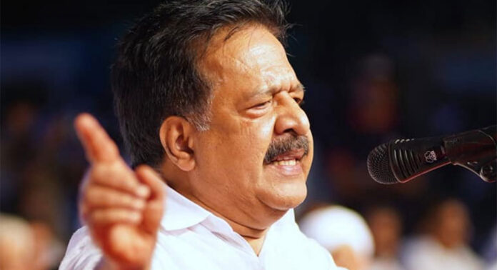 കുട്ടികളുടെ ബാഗിൽ തൊടരുതെന്ന ബാലാവകാശ കമ്മിഷന്റെ നിലപാട് പ്രയോഗികമല്ല, അത് മാറ്റണം : ചെന്നിത്തല കുട്ടികളുടെ ബാഗിൽ തൊടരുതെന്ന ബാലാവകാശ കമ്മിഷന്റെ നിലപാട് പ്രയോഗികമല്ല, അത് മാറ്റണം : ചെന്നിത്തല