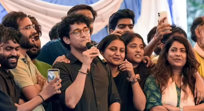 പാറ്റകളുടെ വിജയാഘോഷം ഡൽഹിയിലെ ആഡംബര ഹോട്ടലിൽ ; സിജെപി നേതാക്കളുടെ പരിപാടി വിവാദത്തിൽ പാറ്റകളുടെ വിജയാഘോഷം ഡൽഹിയിലെ ആഡംബര ഹോട്ടലിൽ ; സിജെപി നേതാക്കളുടെ പരിപാടി വിവാദത്തിൽ