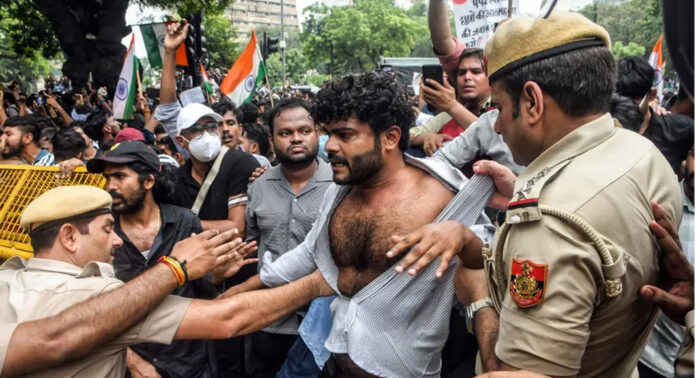 ‘ഹൈഡ്രജൻ ട്രെയിനിന് കല്ലെറിഞ്ഞു, സമരത്തിന് ഗുണ്ടകളും’ ; സിജെപി പ്രക്ഷോഭത്തെ അട്ടിമറിക്കാൻ വ്യാപക വ്യാജപ്രചരണം ‘ഹൈഡ്രജൻ ട്രെയിനിന് കല്ലെറിഞ്ഞു, സമരത്തിന് ഗുണ്ടകളും’ ; സിജെപി പ്രക്ഷോഭത്തെ അട്ടിമറിക്കാൻ വ്യാപക വ്യാജപ്രചരണം