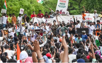 ജന്തർ മന്തറിലേക്ക് യുവാക്കളുടെ ഒഴുക്ക് ; സുരക്ഷാ കോട്ട കെട്ടി പ്രതിരോധിക്കാൻ സജ്ജരായി പോലീസ്