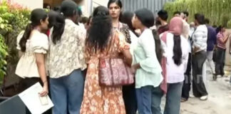 കോറോഹെൽത്ത് പിരിച്ചുവിടൽ മരവിപ്പിക്കാമെന്ന ധാരണ തെറ്റിച്ചു ; ജീവനക്കാരെ ഗേറ്റിൽ തടഞ്ഞു