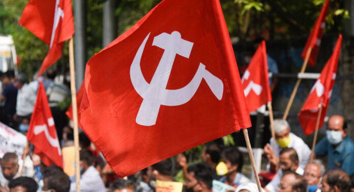 ദേശാഭിമാനിയിൽ വിവാദ ഫീച്ചർ : ന്യൂസ് എഡിറ്ററെ വാതിൽപൂട്ടി പുറത്താക്കി ; താക്കോൽ ചോദിച്ചിട്ടും കൊടുത്തില്ല ദേശാഭിമാനിയിൽ വിവാദ ഫീച്ചർ : ന്യൂസ് എഡിറ്ററെ വാതിൽപൂട്ടി പുറത്താക്കി ; താക്കോൽ ചോദിച്ചിട്ടും കൊടുത്തില്ല