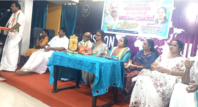 അഡ്വ. സി.വി ശാന്തകുമാര് എം.എൽ.എ ക്ക് മഹിളാ കോൺഗ്രസ് പന്തളം മണ്ഡലം കമ്മിറ്റി സ്വീകരണം നൽകി അഡ്വ. സി.വി ശാന്തകുമാര് എം.എൽ.എ ക്ക് മഹിളാ കോൺഗ്രസ് പന്തളം മണ്ഡലം കമ്മിറ്റി സ്വീകരണം നൽകി