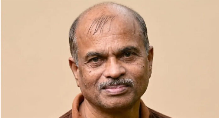താമരശ്ശേരിയിൽ റിട്ടയേർഡ് എസ്ഐയെ തൂങ്ങിമരിച്ച നിലയിൽ കണ്ടെത്തി താമരശ്ശേരിയിൽ റിട്ടയേർഡ് എസ്ഐയെ തൂങ്ങിമരിച്ച നിലയിൽ കണ്ടെത്തി