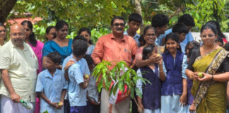 ഇടപ്പരിയാരം എസ്.എൻ.ഡി.പി ഹൈസ്കൂളിൽ “കനി പന്തൽ” പരിപാടി നടന്നു