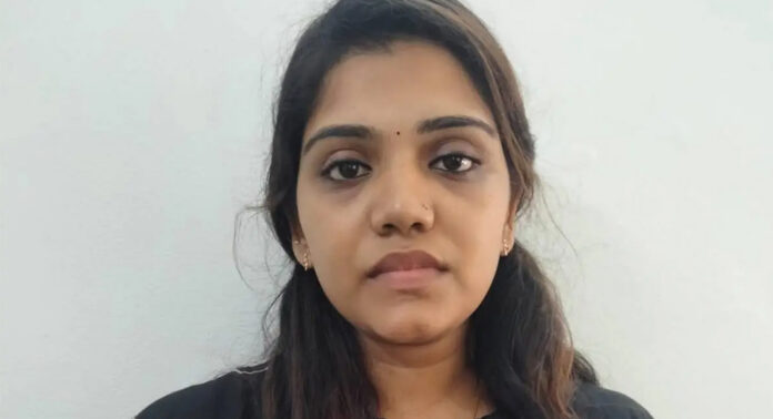 അധ്യാപികമാരുൾപ്പെട്ട എംഡിഎംഎ കേസ് : പിന്നിൽ വൻ ലഹരി മാഫിയ എന്ന് സംശയം ; അന്വേഷണത്തിന് എസ്.ഐ.ടി. അധ്യാപികമാരുൾപ്പെട്ട എംഡിഎംഎ കേസ് : പിന്നിൽ വൻ ലഹരി മാഫിയ എന്ന് സംശയം ; അന്വേഷണത്തിന് എസ്.ഐ.ടി.