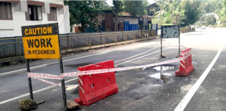 ജലവിതരണ പൈപ്പ് പൊട്ടി രൂപപ്പെട്ട കുഴിയില് വീണ് സ്കൂട്ടര് യാത്രക്കാരന് പരിക്ക്