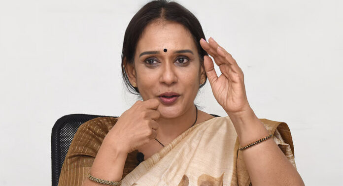 ശ്വേതയ്ക്ക് രാഷ്ട്രീയ അജൻഡ ; ബിജെപി നേതാവിന്റെ വീഡിയോയുമായി മാലാ പാർവതി ശ്വേതയ്ക്ക് രാഷ്ട്രീയ അജൻഡ ; ബിജെപി നേതാവിന്റെ വീഡിയോയുമായി മാലാ പാർവതി