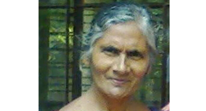 മല്ലപ്പള്ളിയില് റോഡ് മുറിച്ച് കടന്ന വൃദ്ധ സ്വകാര്യ ബസ് ഇടിച്ച് മരിച്ചു മല്ലപ്പള്ളിയില് റോഡ് മുറിച്ച് കടന്ന വൃദ്ധ സ്വകാര്യ ബസ് ഇടിച്ച് മരിച്ചു