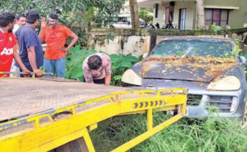 സാമ്പത്തികതട്ടിപ്പ് ; ഒടുവിൽ മോൻസന്റെ ആഡംബര കാറുകൾ ആക്രിവിലയ്ക്ക് വിറ്റു