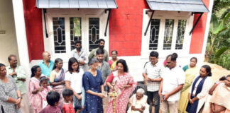 സുനിലില് ടീച്ചറുടെ 381 മത് സ്നേഹഭവനം മൂന്ന് വിധവകൾ അടങ്ങിയ കുടുംബത്തിന് കൈമാറി