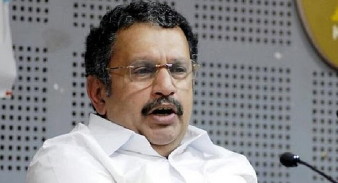 സര്ക്കാര് ആശുപത്രികളിലെ ഭക്ഷണ വിതരണം : ‘കൊടിയും ബാനറും വേണ്ട’ ; കെ മുരളീധരന് സര്ക്കാര് ആശുപത്രികളിലെ ഭക്ഷണ വിതരണം : ‘കൊടിയും ബാനറും വേണ്ട’ ; കെ മുരളീധരന്