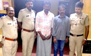 കോടികൾ വിലമതിക്കുന്ന തിമിംഗല ഛർദ്ദിയുമായി രണ്ടുപേരെ പന്തളം പോലീസ് അറസ്റ്റ് ചെയ്തു