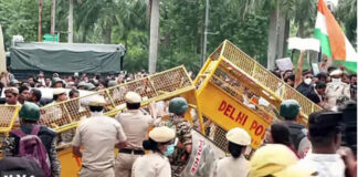 നാടകീയ രംഗങ്ങൾ : പാർലമെന്റ് കവാടത്തിൽ സംഘർഷാവസ്ഥ ; പരസ്പരം ഏറ്റുമുട്ടി ഭരണപക്ഷവും പ്രതിപക്ഷവും