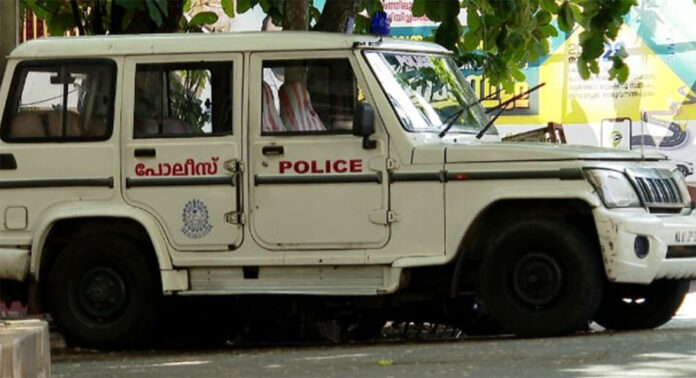 ലോഡ്ജിൽ പ്രസവിച്ച യുവതി മരിച്ച സംഭവം : അമിത രക്തസ്രാവമെന്ന് പ്രാഥമികനിഗമനം ലോഡ്ജിൽ പ്രസവിച്ച യുവതി മരിച്ച സംഭവം : അമിത രക്തസ്രാവമെന്ന് പ്രാഥമികനിഗമനം