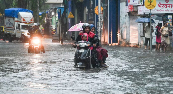 ഉത്തരേന്ത്യയിൽ പ്രളയക്കെടുതി : ഹിമാചലിൽ 4 മരണം, ജമ്മുവിൽ മേഘവിസ്ഫോടനം ഉത്തരേന്ത്യയിൽ പ്രളയക്കെടുതി : ഹിമാചലിൽ 4 മരണം, ജമ്മുവിൽ മേഘവിസ്ഫോടനം