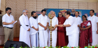 വ്യത്യസ്തമായി ചിന്തിക്കുവാനും പഠിക്കുവാനും വിദ്യാർത്ഥികൾക്ക് കഴിയണം ; രമേശ് ചെന്നിത്തല
