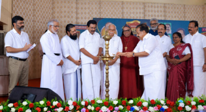 വ്യത്യസ്തമായി ചിന്തിക്കുവാനും പഠിക്കുവാനും വിദ്യാർത്ഥികൾക്ക് കഴിയണം ; രമേശ് ചെന്നിത്തല വ്യത്യസ്തമായി ചിന്തിക്കുവാനും പഠിക്കുവാനും വിദ്യാർത്ഥികൾക്ക് കഴിയണം ; രമേശ് ചെന്നിത്തല