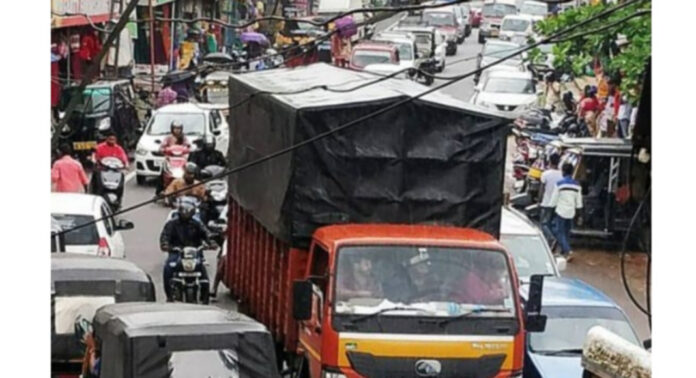 റാന്നി ടൗണിലെ ഗതാഗതക്കുരുക്കിന് പരിഹാരം കാണാൻ സംയുക്ത യോഗം ചേർന്നു റാന്നി ടൗണിലെ ഗതാഗതക്കുരുക്കിന് പരിഹാരം കാണാൻ സംയുക്ത യോഗം ചേർന്നു