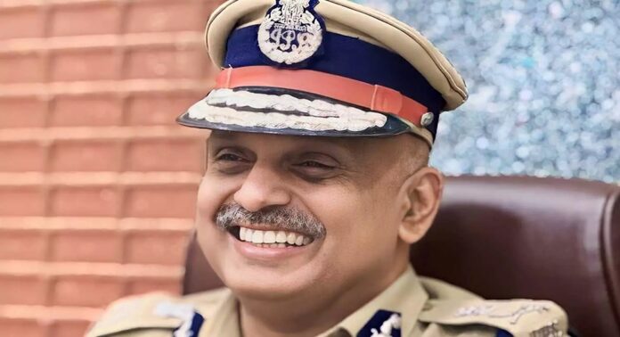 ഔദ്യോഗിക പദവി ദുരുപയോഗം ചെയ്തെന്ന പരാതിയിൽ എഡിജിപി എസ്. ശ്രീജിത്തിന് നൽകിയ ക്ലീൻചിറ്റ് റദ്ദാക്കി ഔദ്യോഗിക പദവി ദുരുപയോഗം ചെയ്തെന്ന പരാതിയിൽ എഡിജിപി എസ്. ശ്രീജിത്തിന് നൽകിയ ക്ലീൻചിറ്റ് റദ്ദാക്കി