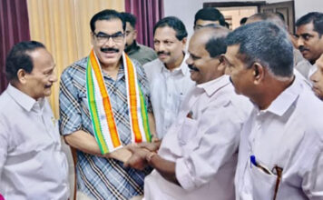 പൊതുമരാമത്ത് വകുപ്പ് മന്ത്രി പി.കെ. ബഷീറിന് പത്തനംതിട്ട ഡി.സി.സി സ്വീകരണം നൽകി