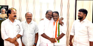 സിന്ഡിക്കേറ്റ് അംഗം പ്രൊഫ. പി. കെ. മോഹന്രാജിന് പത്തനംതിട്ട ഡി.സി.സിയില് സ്വീകരണം നല്കി