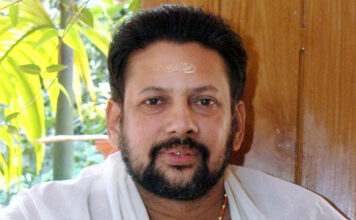 കണ്ഠര് രാജീവരുടെ തന്ത്രി സ്ഥാനം : ബോർഡിന് തീരുമാനം എടുക്കാമെന്ന് ഹൈക്കോടതി ; നിർണായക തീരുമാനം നാളെ