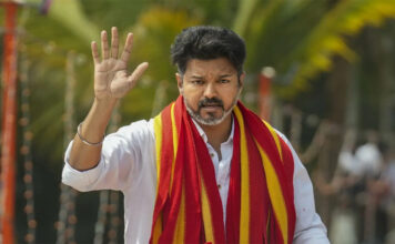 സ്കൂളുകളിൽ ഇനി രാഷ്ട്രീയം വേണ്ട ; രാഷ്ട്രീയക്കാർക്ക് പ്രവേശന വിലക്കുമായി വിജയ് സർക്കാർ