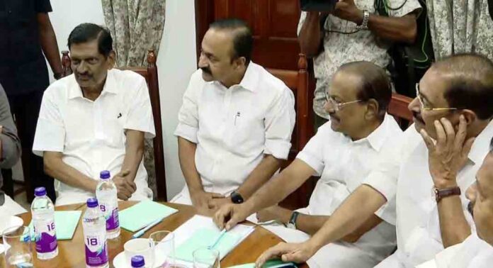 പി എം ശ്രീ : സർക്കാർ തീരുമാനത്തിൽ വെട്ടിലായി മുസ്ലിം ലീഗ് ; മുസ്ലിം സംഘടനകളുടെ അതൃപ്തി പരിഹരിക്കാൻ നേതൃത്വം പി എം ശ്രീ : സർക്കാർ തീരുമാനത്തിൽ വെട്ടിലായി മുസ്ലിം ലീഗ് ; മുസ്ലിം സംഘടനകളുടെ അതൃപ്തി പരിഹരിക്കാൻ നേതൃത്വം